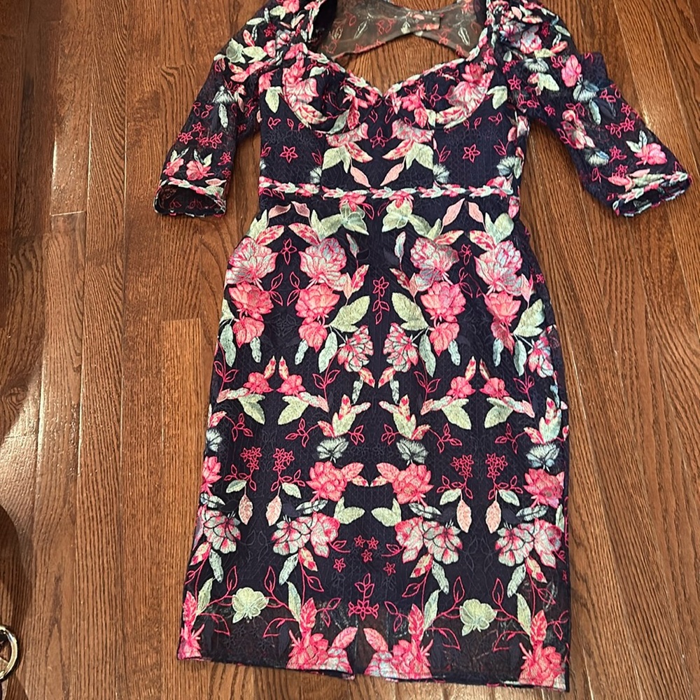 Women’s Marchesa Notte embroidered dress size 10 euro US 6